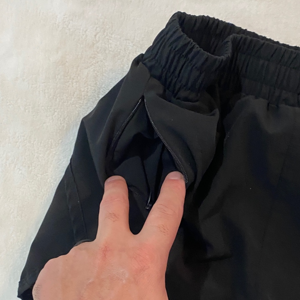 🍋 Lululemon HOTTY HOT Lined Shorts Size 8 with Pockets - Picture 4 of 7